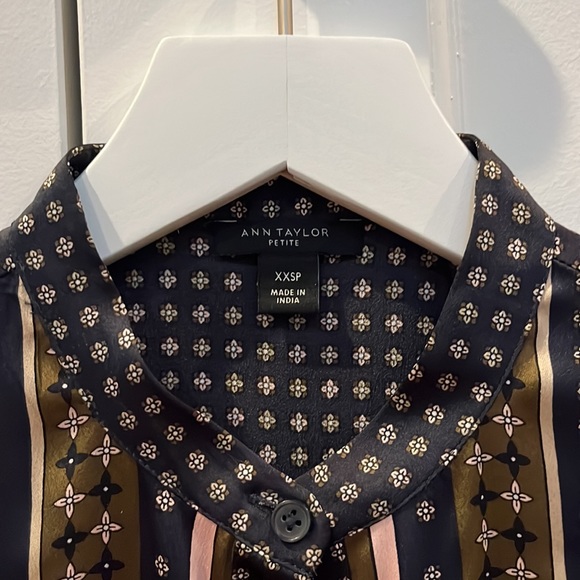 Ann Taylor Blouse size XXSP - Picture 6 of 9